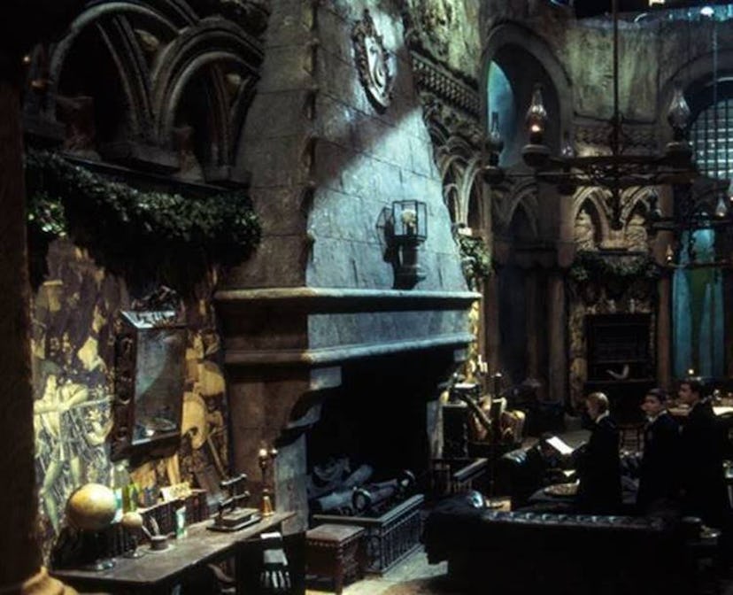 You Can Now Visit The Slytherin Common Room At Warner Bros Studio Tours