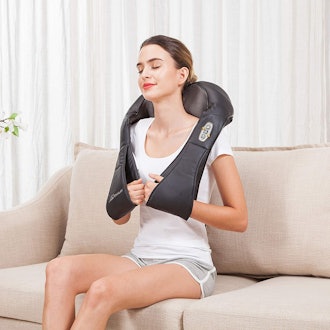 Snailax Shiatsu Neck and Shoulder Massager