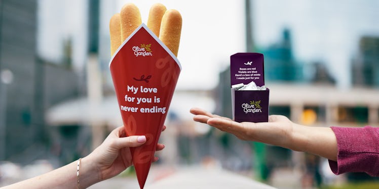 Here's How To Order Olive Garden's Breadstick Bouquets and Chocolate Mint Boxes.