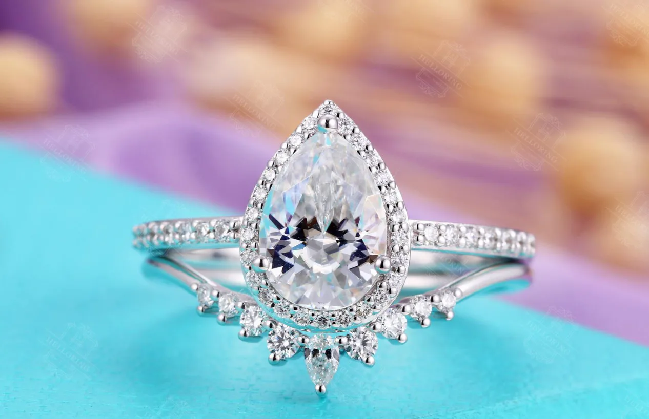 Hannah Ann Sluss' Engagement Ring From Peter Weber Was A Stunner Hannah Ann Sluss' Engagement Ring From Peter Weber Was A Stunner
