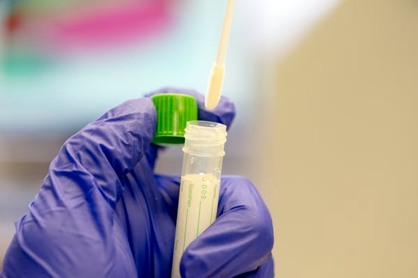 A transport medium for the isolation of pathogenic viruses