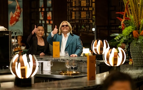 Suzy Nakamura as Iris and Josh Gad as Judd in Avenue 5