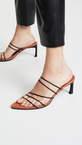 Five Strings Pointed Sandals