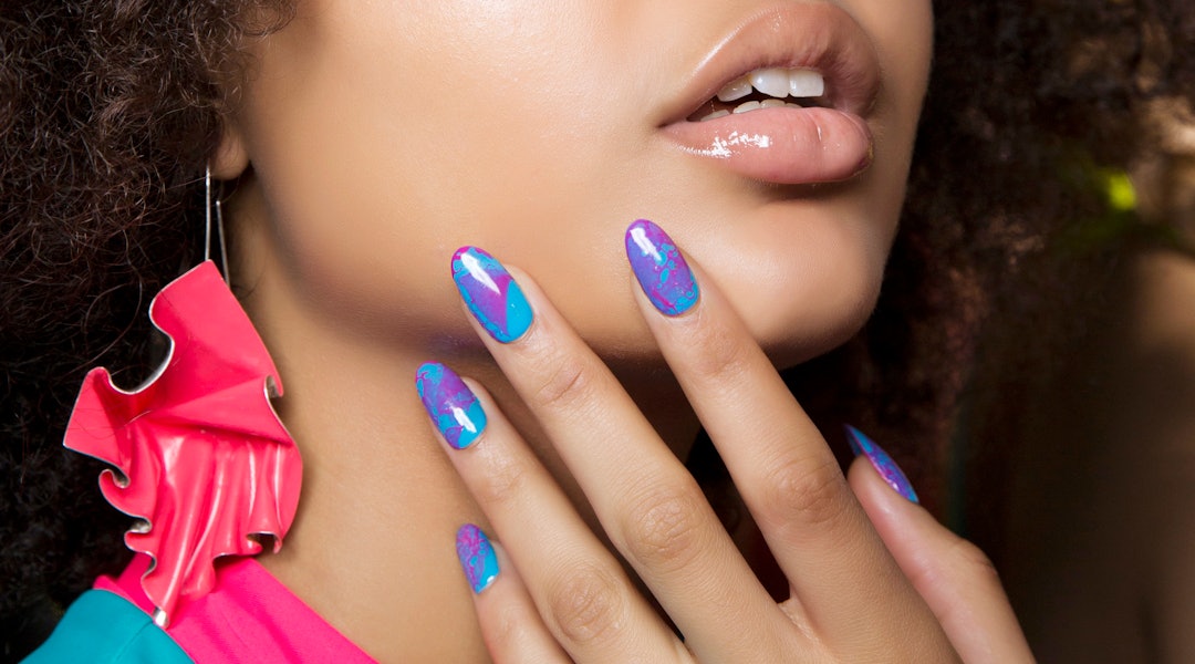 How To Remove Gel Nail Polish At Home