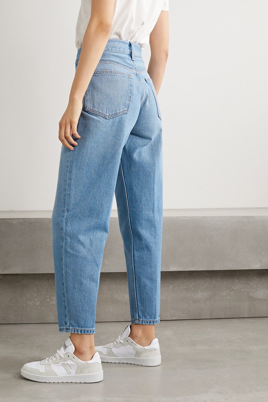 Mom jeans and sandals hot sale