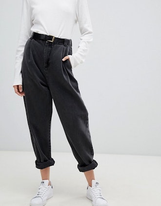 Tapered Boyfriend Jeans With Curved Seams And Belt
