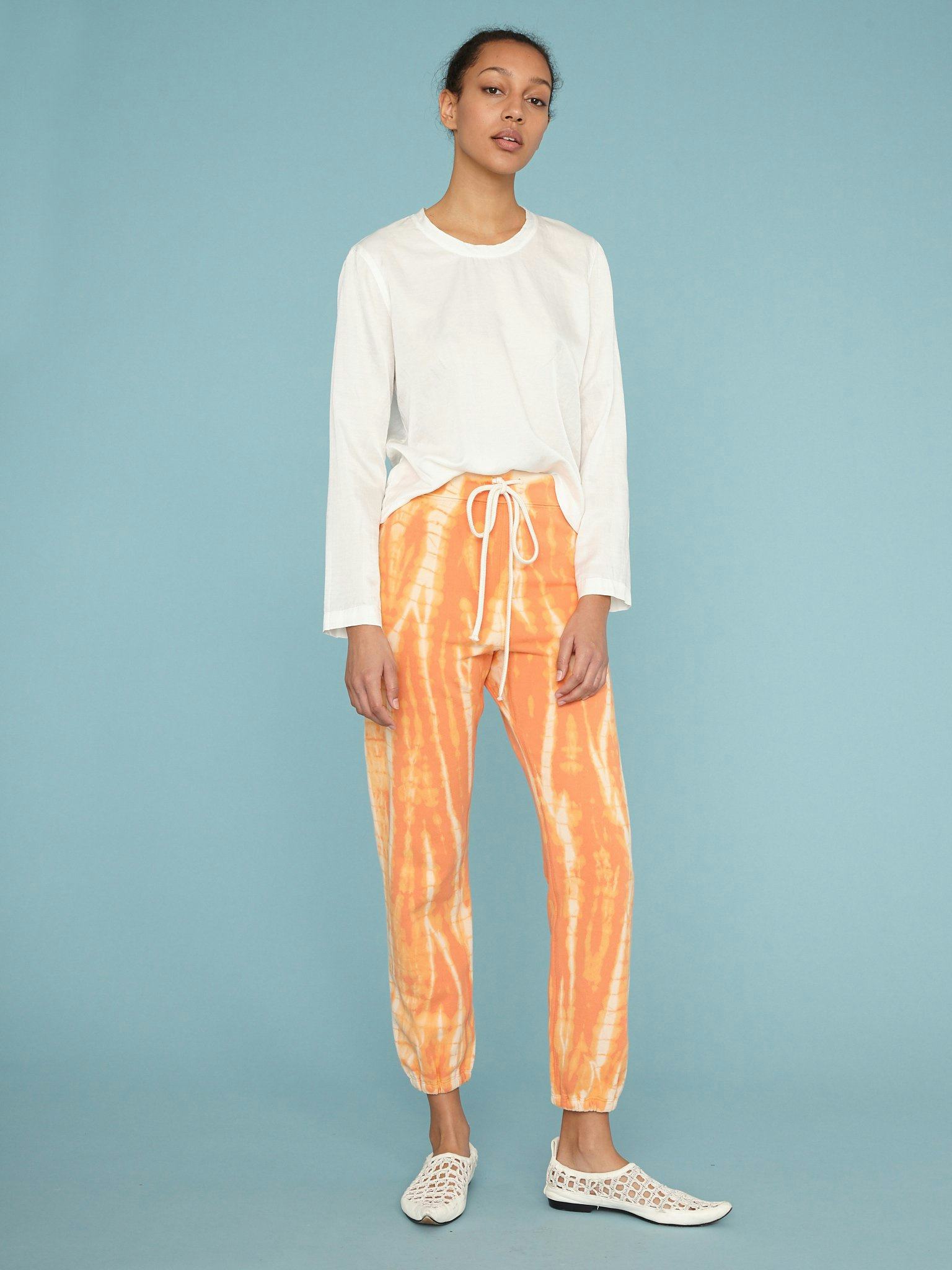 Kendall Jenner s Tie Dye Sweatpants Have A Surprisingly Elevated Feel