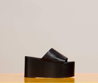 Blackout Platform Black