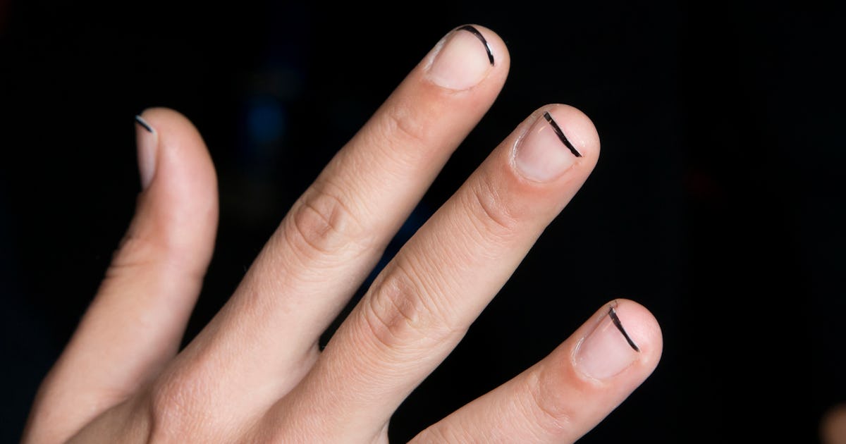 10 Minimalist Nail Art Ideas You Can Easily Diy At Home 10 Minimalist Nail Art Ideas You Can Easily Diy At Home