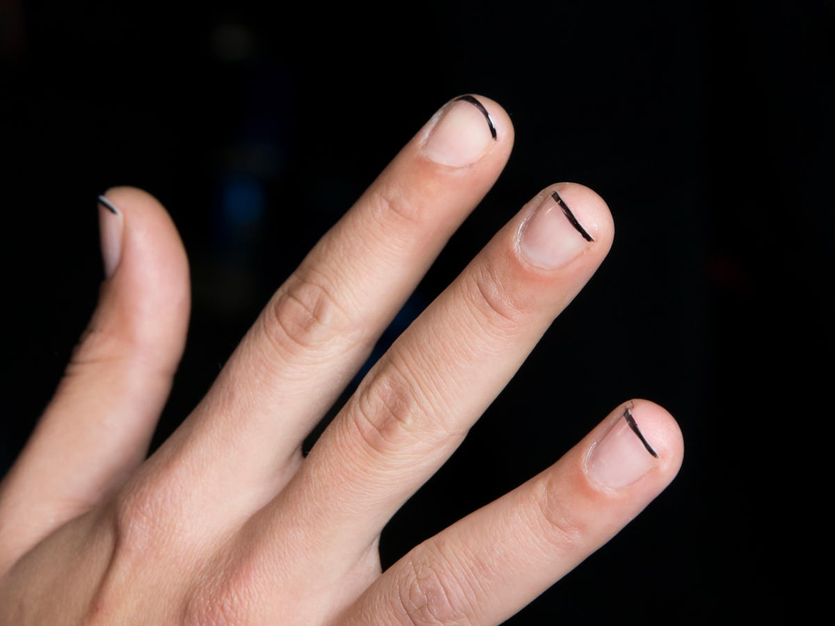 Simple Black Nails: Step-by-Step Guide