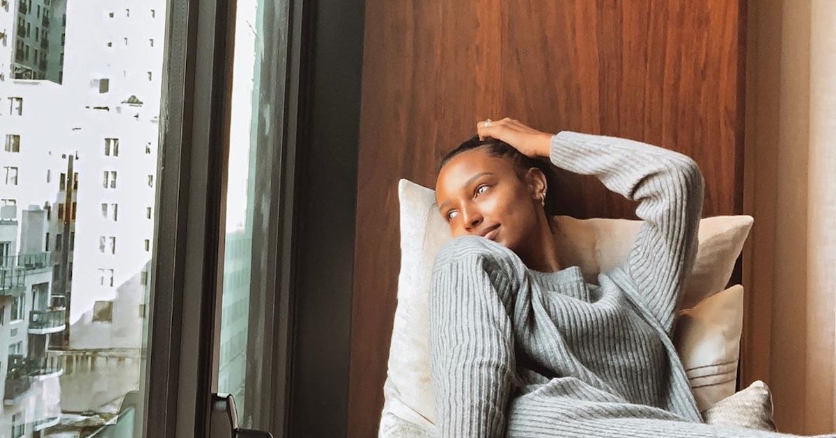Jasmine Tookes S At Home Outfits Feature Pieces From Beloved Athleisure Brands Like Rolla S The Range