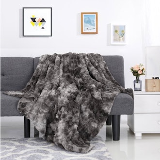 LANGRIA Luxury Super Soft Faux Fur Fleece Throw Blanket 