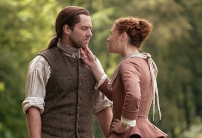 Richard Rankin as Roger and Sophie Skelton as Bree in Outlander