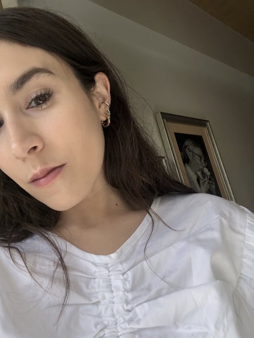 Lauren Caruso selfie in a white dress shirt with her wfh makeup look