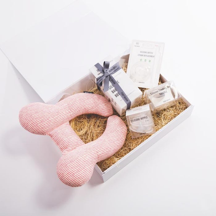 The Baby Gift Arrival Set from Perry Mackin