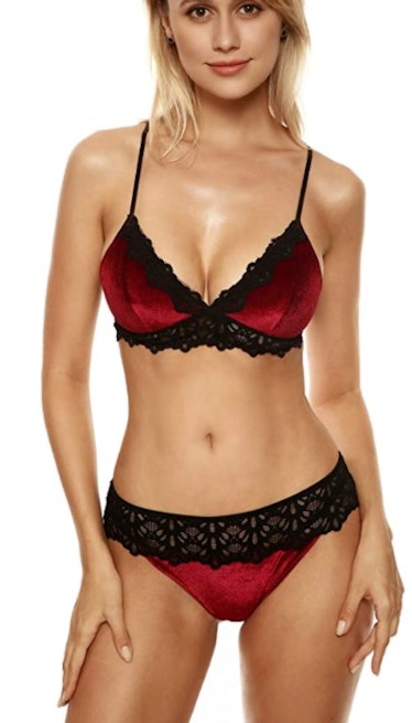 TOUSYEA Women's Velvet Lingerie Set