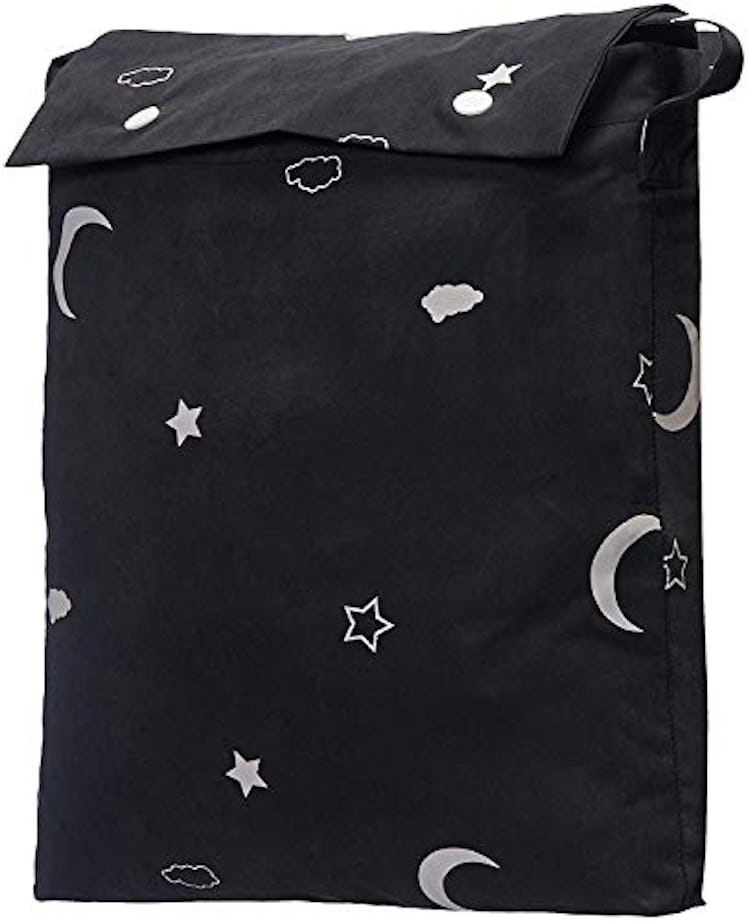 	 AmazonBasics Portable Baby Travel Window Blackout Blind Shades with Suction Cups