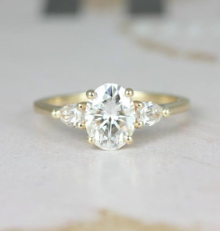 1.50cts Emery 8x6mm 14kt Solid Gold Forever One Moissanite Diamond Pear 3 Stone Dainty Oval Engageme...