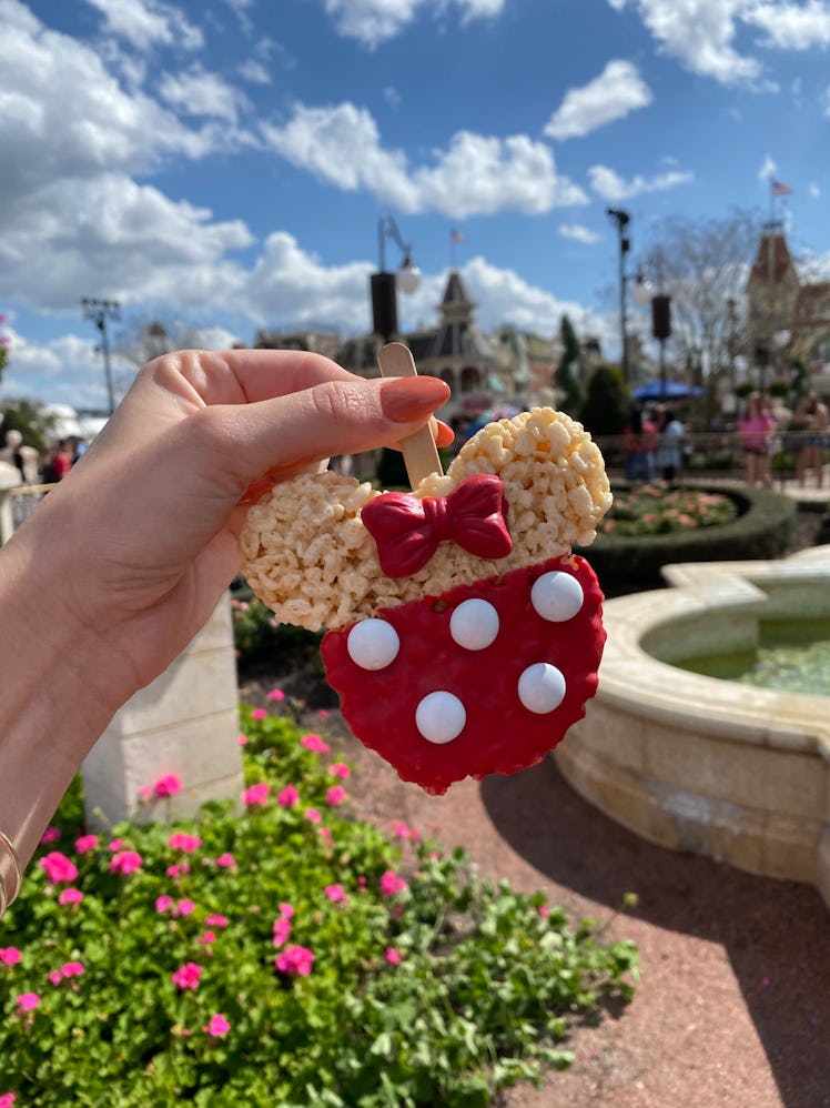 The Disney Food Blog IG account is full of so many foodie posts.