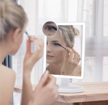 FUNTOUCH Lighted Makeup Mirror 