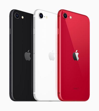 The new iPhone SE 2020 comes in three colors: Black, White, and Red. 
