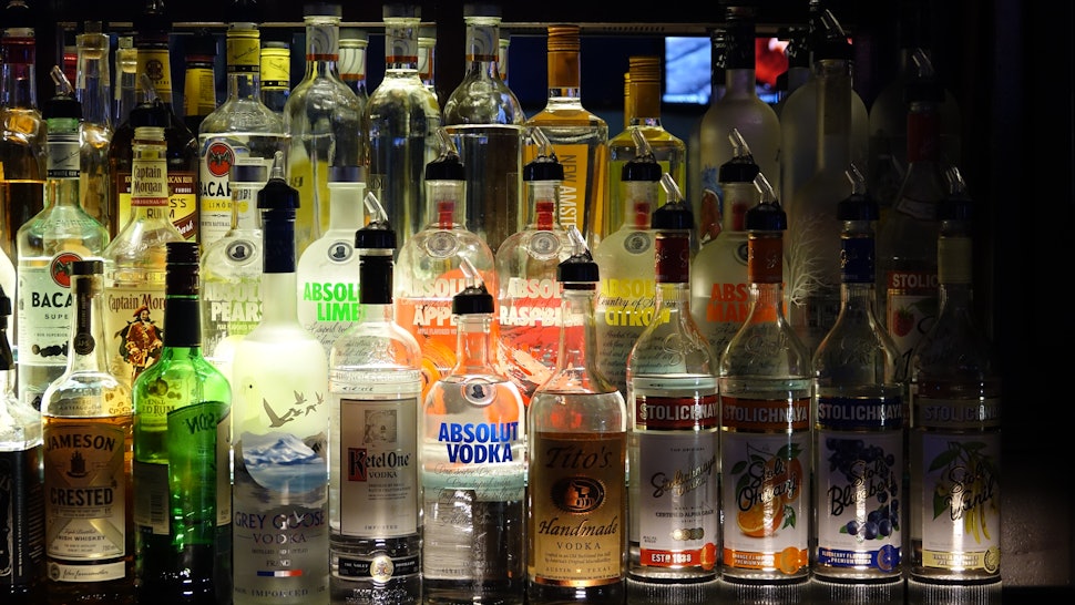 Does Alcohol Go Bad Yep So Here S How Long You Have To Finish