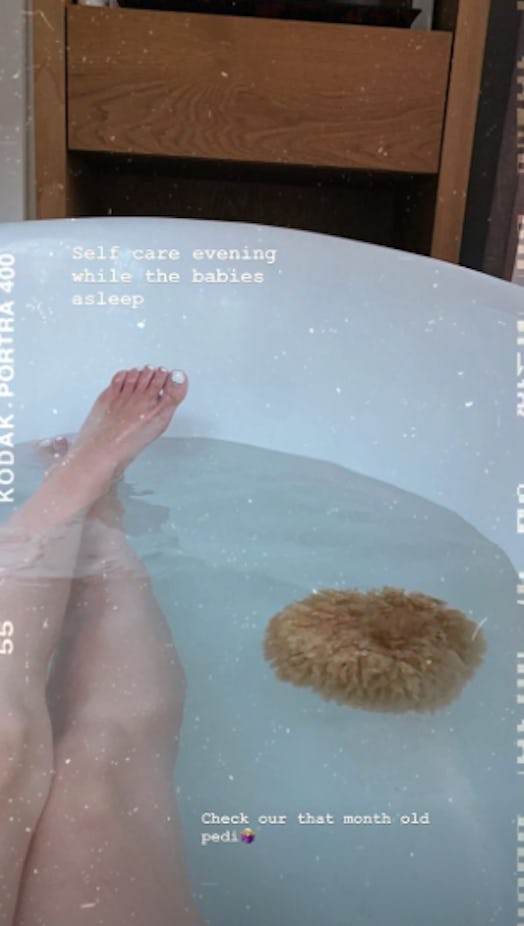 Hilary Duff shared her entire bath routine in an Instagram Story on Thurs.