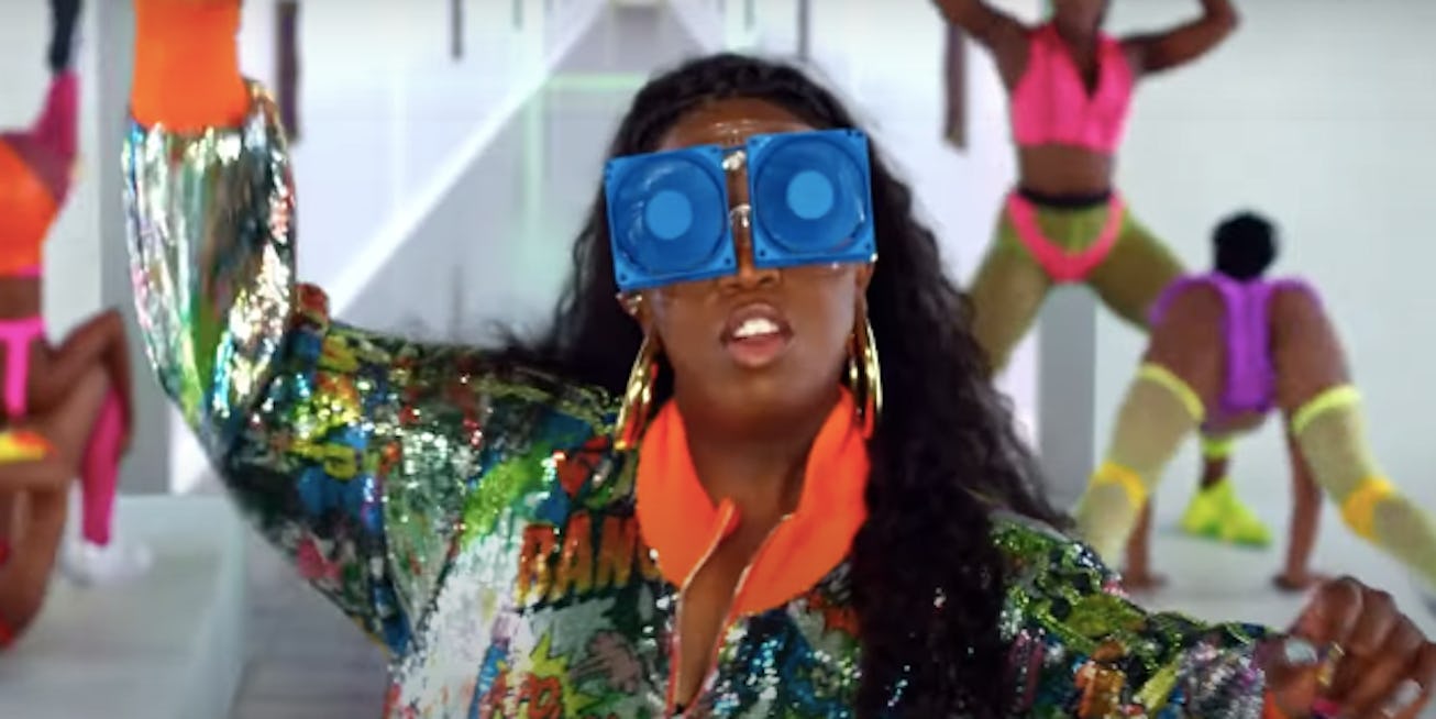 Missy Elliot dances in new "Cool" video.