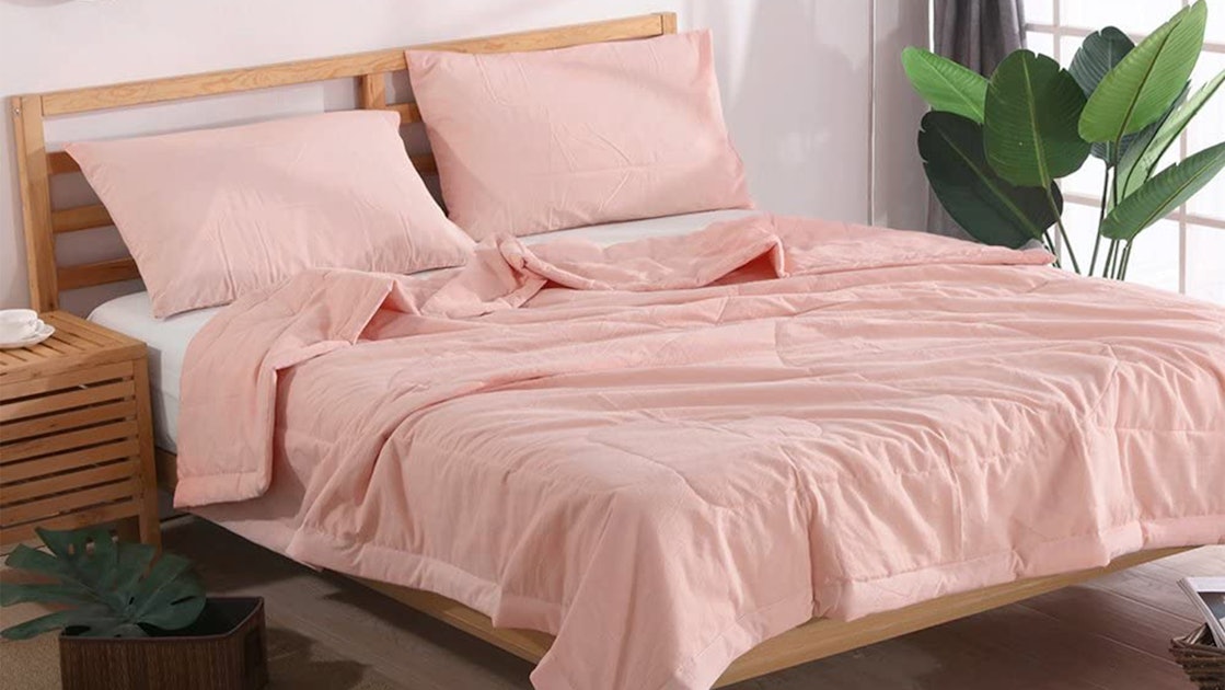 The 5 Best Comforters For Hot Sleepers