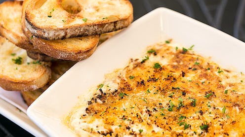 You can make The Cheesecake Factory's crab and artichoke dip at home using the restaurant's recipe.