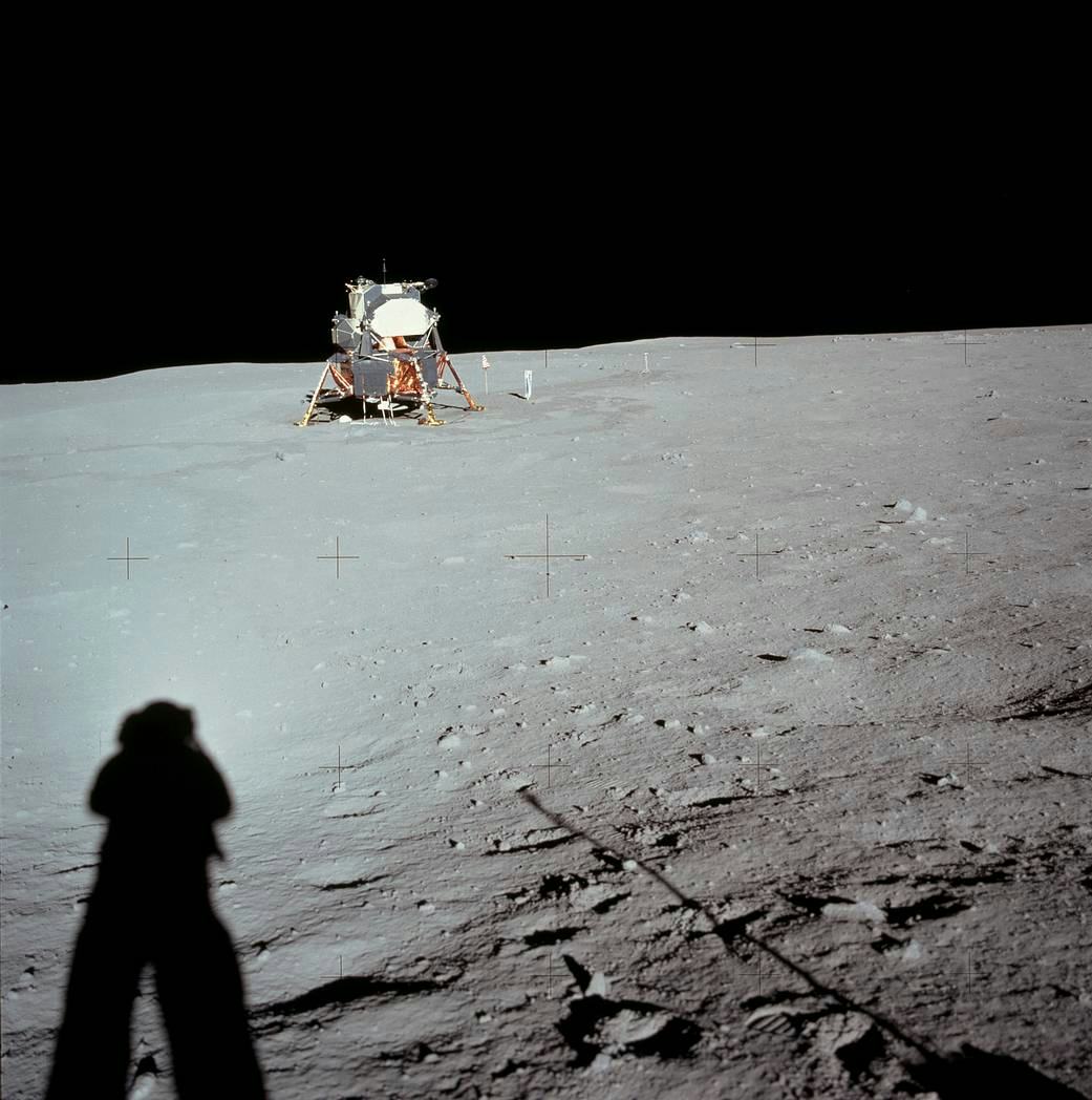 New study wants astronauts to use their pee to build a lunar base - Inverse thumbnail