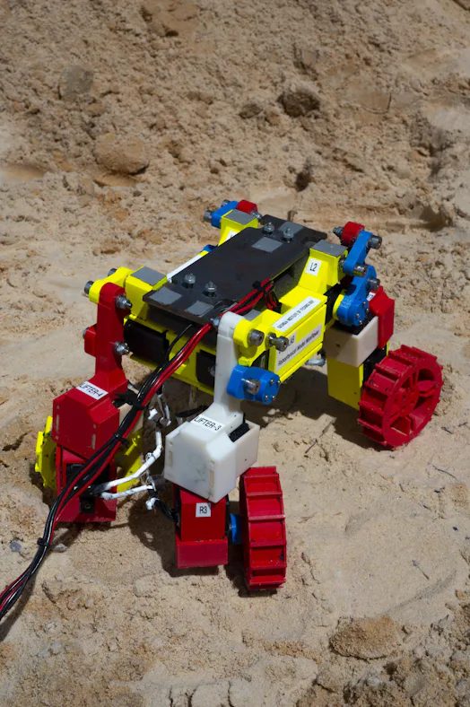Small Rig Robot This tiny robot is getting ready for a big mission
