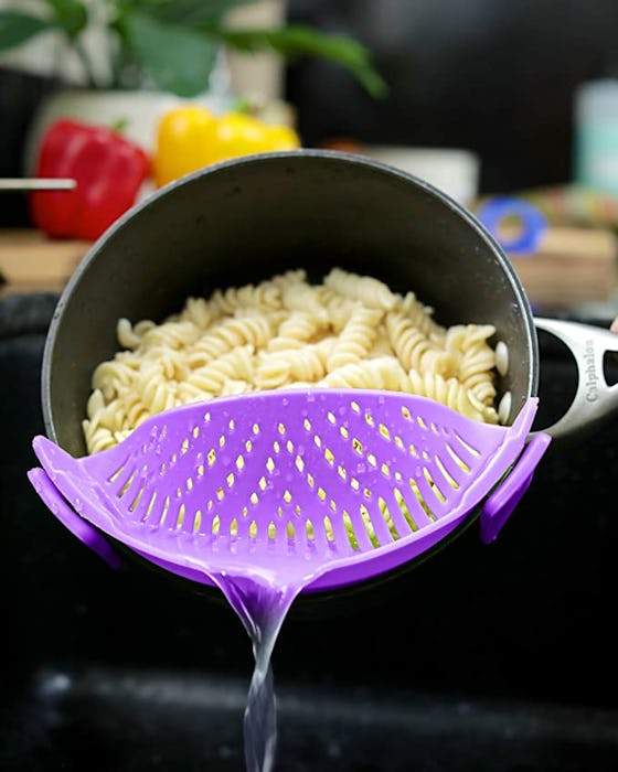 Salbree Clip-On Kitchen Food Strainer