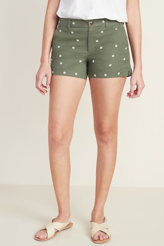 Old Navy Mid-Rise Everyday Embroidered-Daisy Twill Shorts