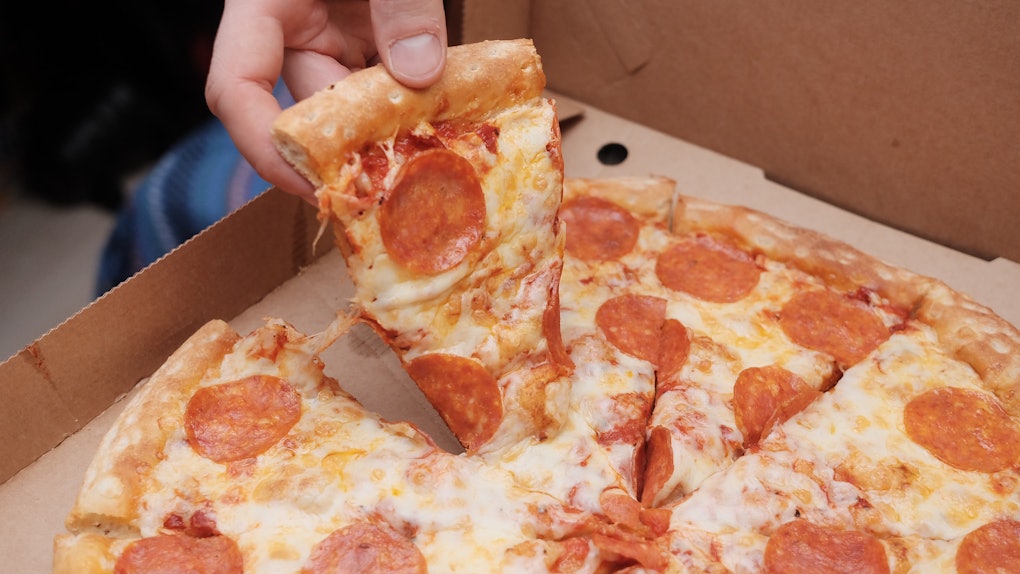 Pizza Hut S Free Pizza Deal For 2020 Graduates Is A 500k Pie Giveaway