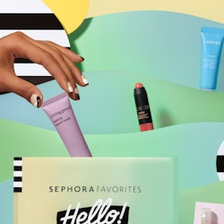 Product samples inside Sephora Favorites Hello! Beauty Icons set.