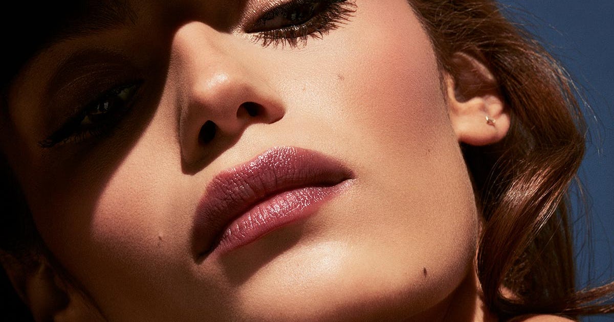 Fenty Beauty S New Slip Shine Sheer Shiny Lipstick Is The Missing Piece In Your Low Key Summer Look Fenty Beauty S New Slip Shine Sheer Shiny Lipstick Is The Missing Piece In Your Low Key Summer Look