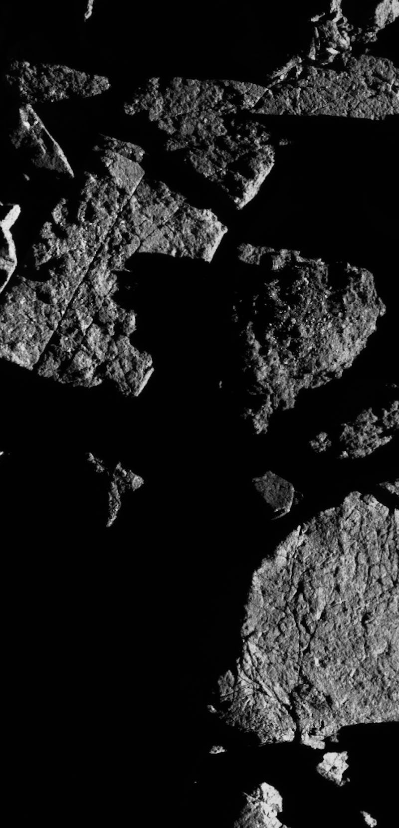 close-up shot of Bennu’s rocks showing the thermal fracturing of an asteroid
