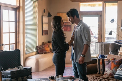 Liz and Max on Roswell, New Mexico via the CW press site
