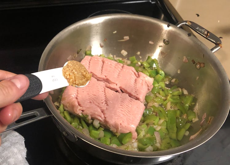 Add turkey and garlic