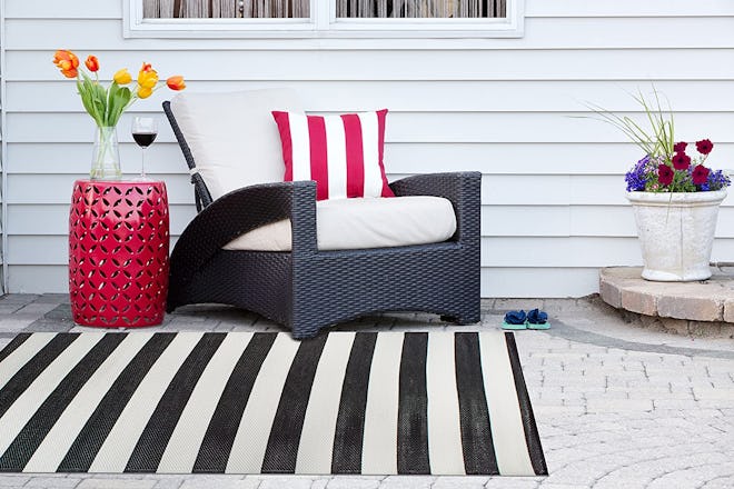  DII Reversible Woven Striped Outdoor Rug (4 x 6 feet)