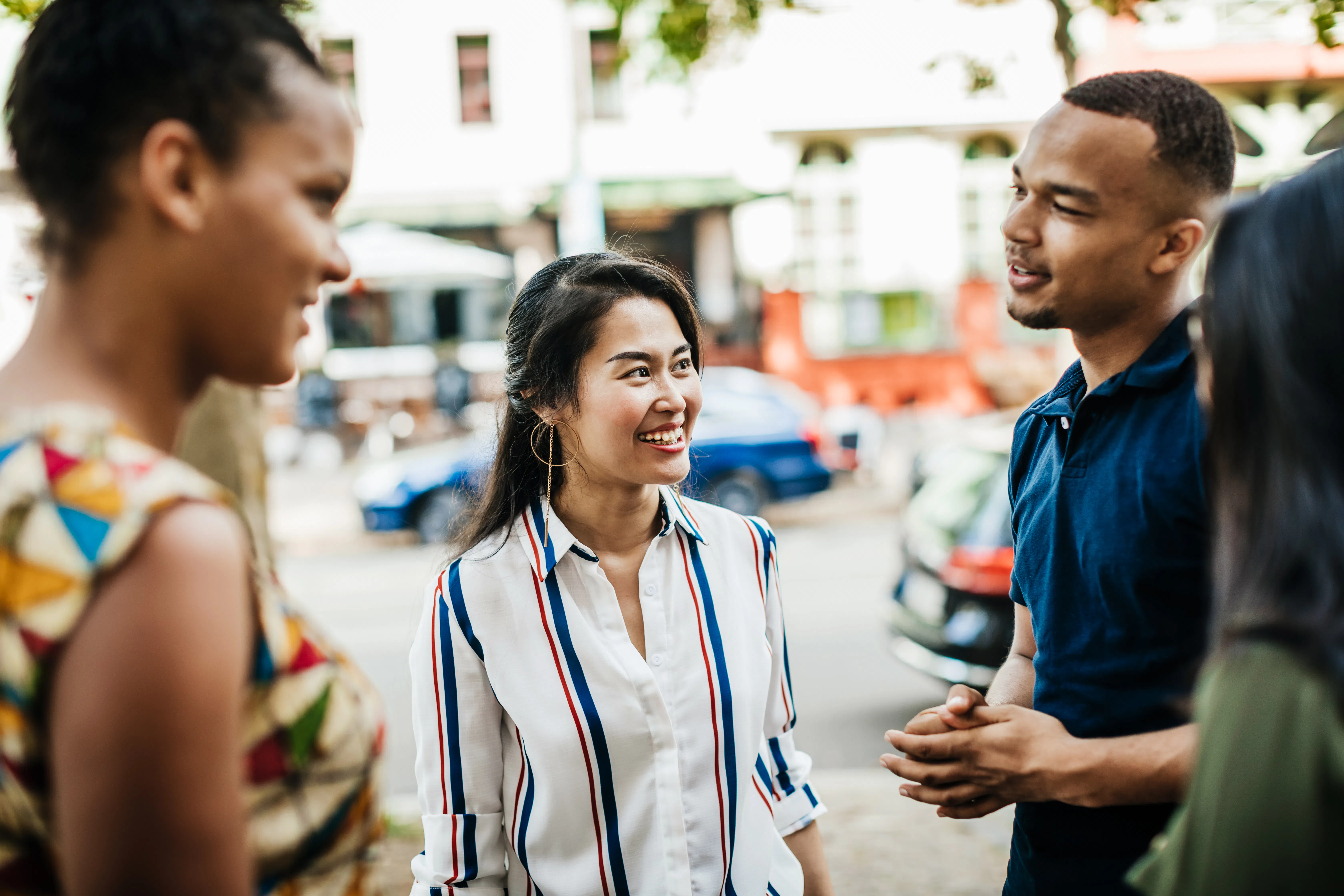 How To Social Distance With Friends This Summer, According To Doctors