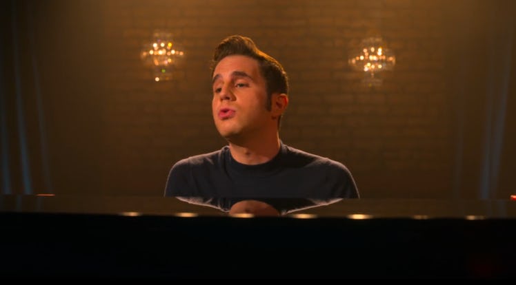 Payton Hobart sings in 'The Politician'