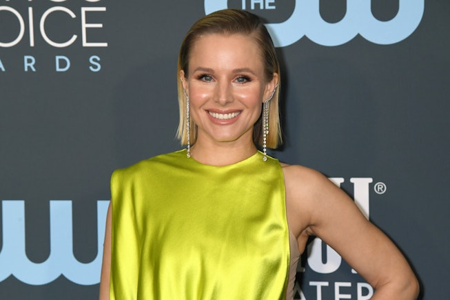 Kristen Bell attends the 25th Annual Critics' Choice Awards at Barker Hangar on January 12, 2020 in ...