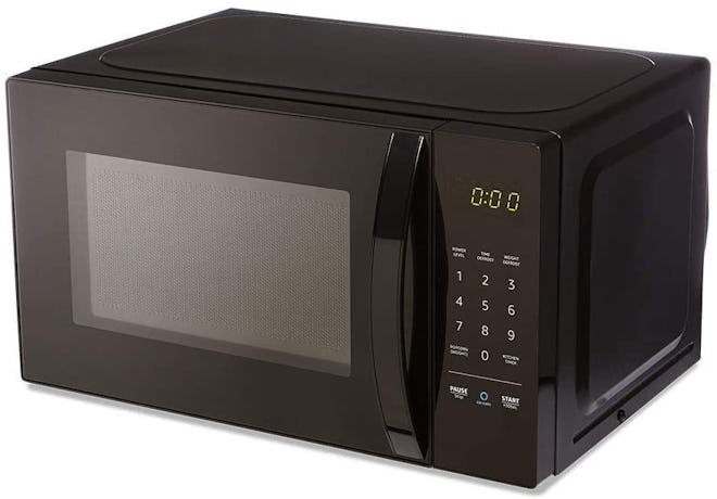 AmazonBasics Microwave (0.7 Cubic Feet)