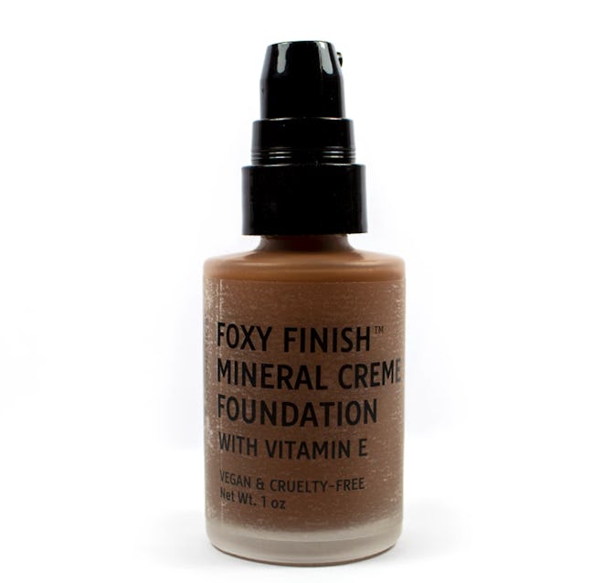 Foxy Finish Mineral Crème Foundation in Chestnut