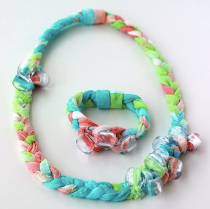 Making tie dye fabric jewelry is a tie-dye craft to do with your kids. 