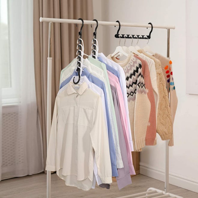House Day Plastic Space Saving Hangers (12-Pack)