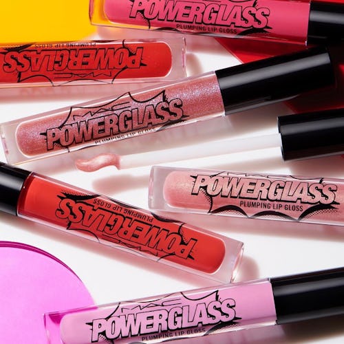 MAC Cosmetics' newest lip glosses plump lips through ginger, capsicum, and menthol crystals.