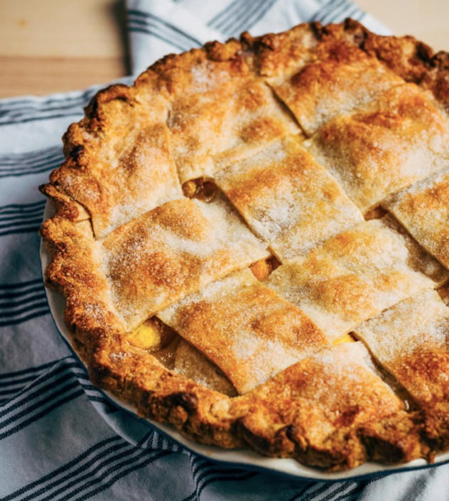 Peach pie with tarragon butter